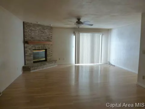 3317 Rawlings Dr, Springfield, IL 62704 photo 4