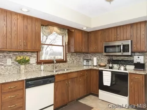 7724 Hunt Rd, Springfield, IL 62712 photo 4