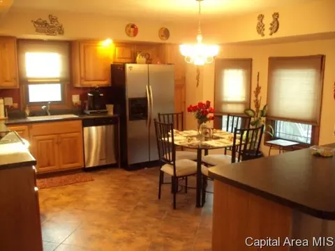 2532 Winfield Dr, Springfield, IL 62704 photo 2