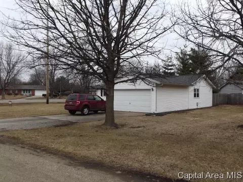 701 Dove, Athens, IL 62613 photo 9