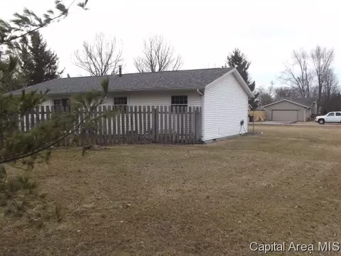 701 Dove, Athens, IL 62613 photo 11