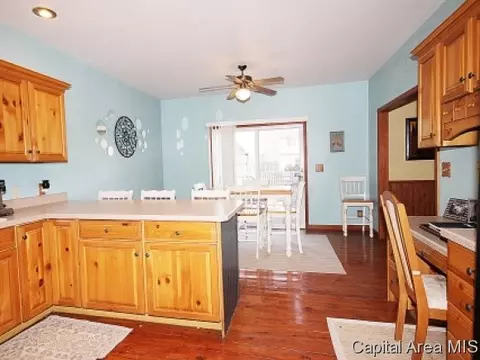 821 E Spruce, Chatham, IL 62629 photo 13
