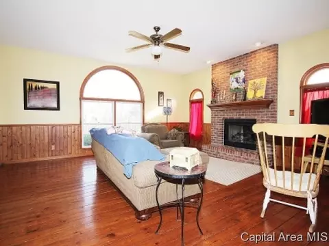 821 E Spruce, Chatham, IL 62629 photo 18