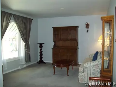 2135 Warwick Dr, Springfield, IL 62704 photo 4