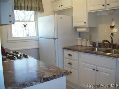 2135 Warwick Dr, Springfield, IL 62704 photo 7