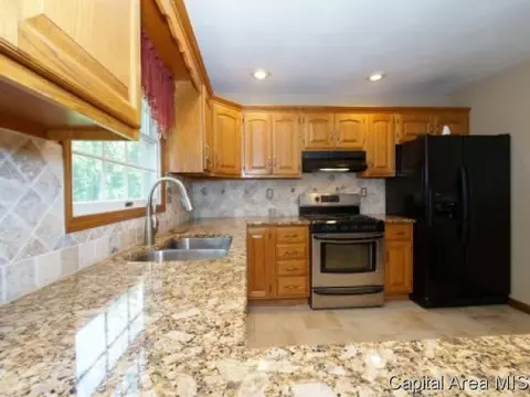 816 Wythe Rd, Springfield, IL 62702 photo 4