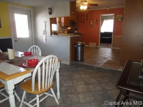 2432 E Devonshire Rd, Springfield, IL 62703 photo 7