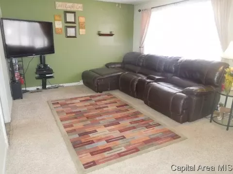 2432 E Devonshire Rd, Springfield, IL 62703 photo 2