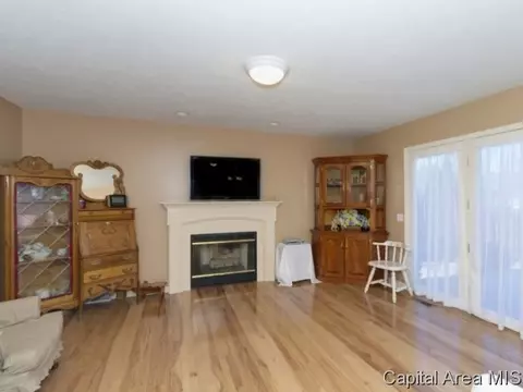3917 Greenfield Dr, Springfield, IL 62704 photo 6