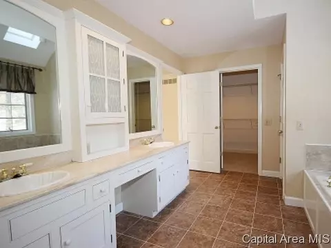 836 Coventry Pt, Springfield, IL 62702 photo 9