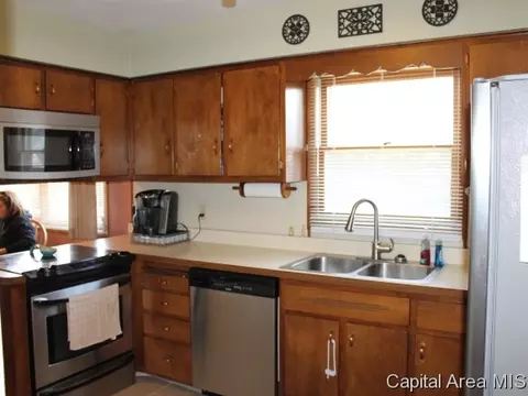 55 Danbury Dr, Springfield, IL 62704 photo 5