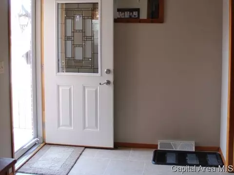 55 Danbury Dr, Springfield, IL 62704 photo 2