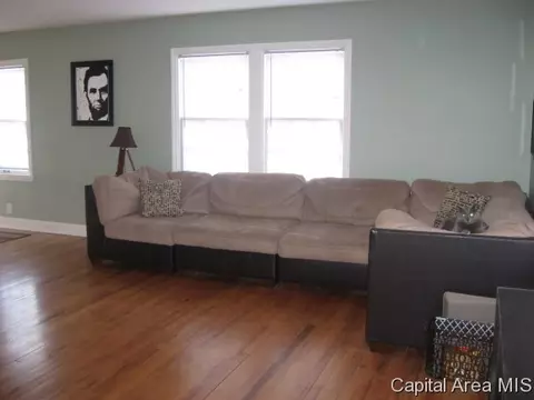 1906 N 6th St, Springfield, IL 62702 photo 2