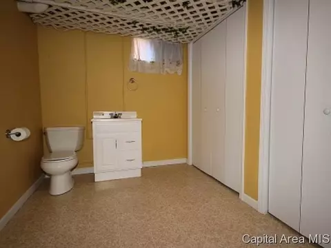 2437 Parkview Dr, Springfield, IL 62704 photo 13