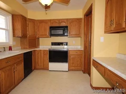 2437 Parkview Dr, Springfield, IL 62704 photo 6