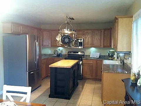 2112 Sangamon Ave, Springfield, IL 62702 photo 9