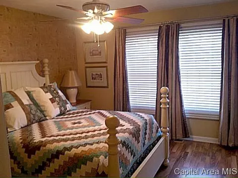 2112 Sangamon Ave, Springfield, IL 62702 photo 10