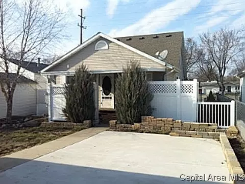 2112 Sangamon Ave, Springfield, IL 62702 photo 1