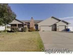 311 E Oak Grove Dr, Athens, IL 62613 photo 2