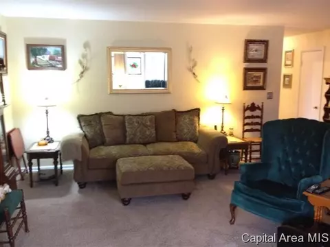 94 Circle Dr, Springfield, IL 62703 photo 5