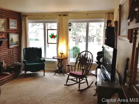 94 Circle Dr, Springfield, IL 62703 photo 3