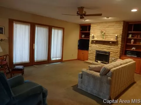 1604 Bent Oak, Springfield, IL 62704 photo 3