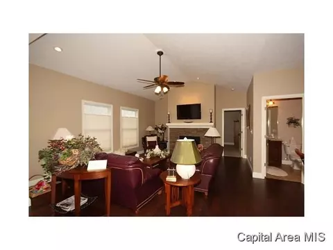 1 Niblick Ln, Springfield, IL 62707 photo 4