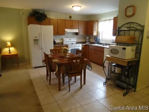 725 Helene St, Springfield, IL 62702 photo 3