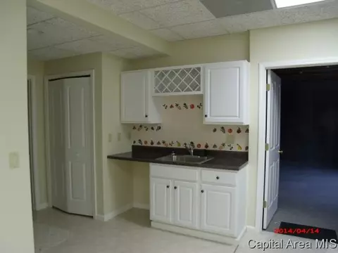 2104 Greenside, Springfield, IL 62704 photo 6