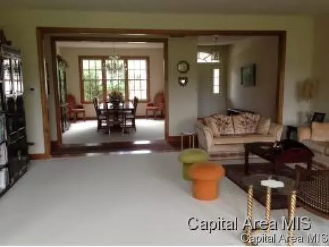 2104 Greenside, Springfield, IL 62704 photo 5