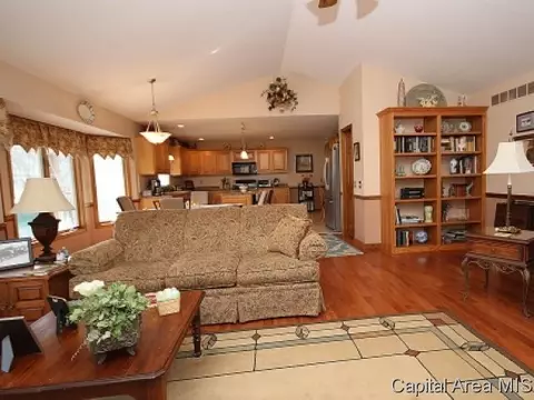 604 N Durkin Dr, Springfield, IL 62702 photo 6