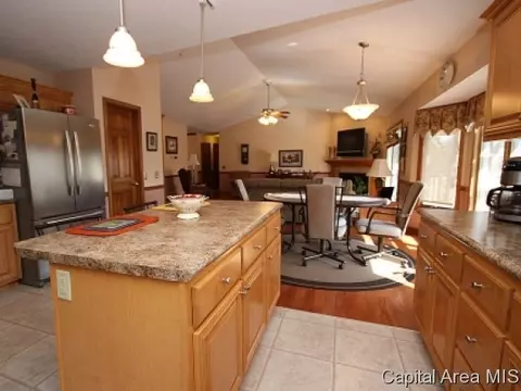 604 N Durkin Dr, Springfield, IL 62702 photo 7