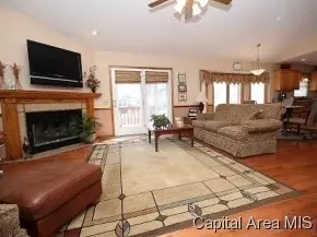 604 N Durkin Dr, Springfield, IL 62702 photo 2