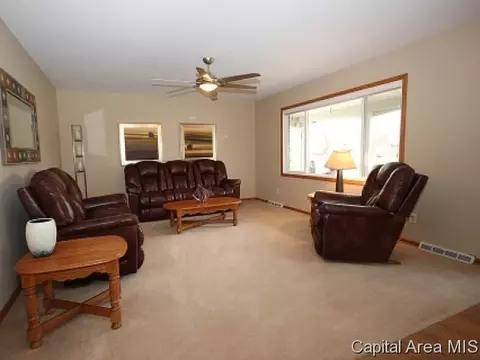 41 Abbott Rd, Springfield, IL 62704 photo 2