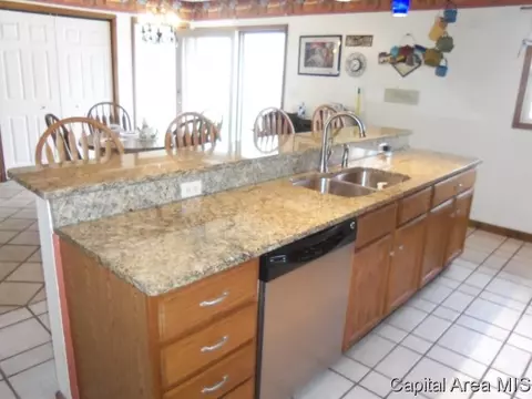4512 Venetian Dr, Springfield, IL 62703 photo 8