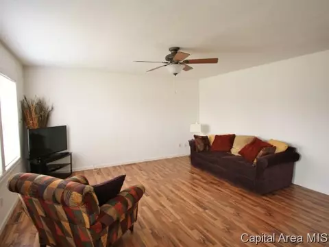 41 Nottingham, Springfield, IL 62704 photo 2