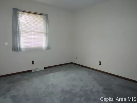 135 White Birch Rd, Springfield, IL 62712 photo 12