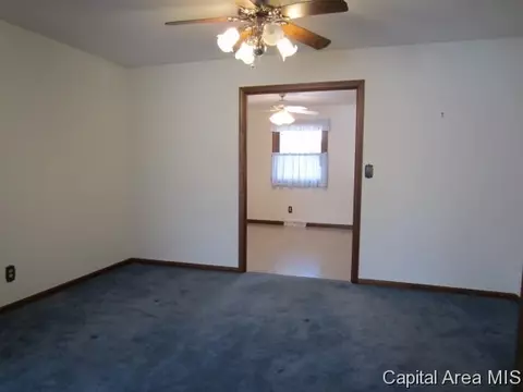 135 White Birch Rd, Springfield, IL 62712 photo 3