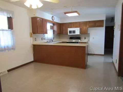 135 White Birch Rd, Springfield, IL 62712 photo 4