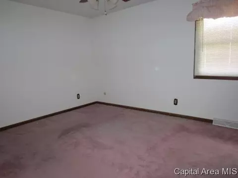 135 White Birch Rd, Springfield, IL 62712 photo 9