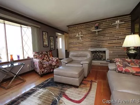 2316 Grinnell Dr, Springfield, IL 62704 photo 3