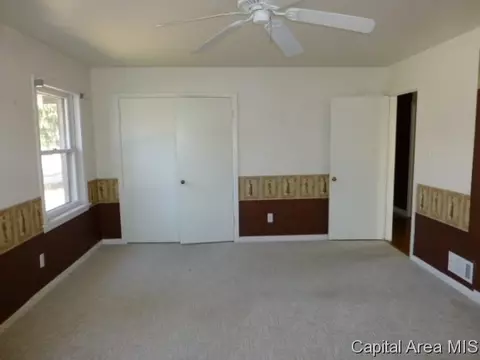802 Outer Park Dr, Springfield, IL 62704 photo 9