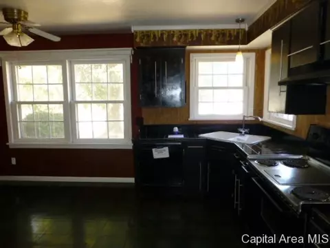 802 Outer Park Dr, Springfield, IL 62704 photo 6