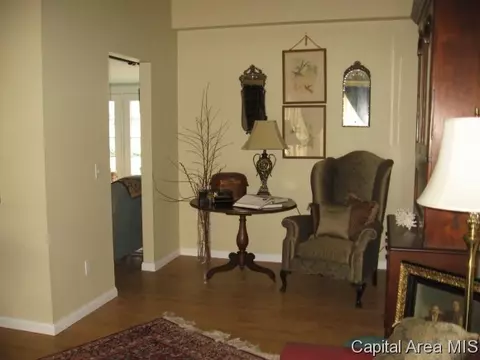 614 Kenyon Dr, Springfield, IL 62704 photo 3