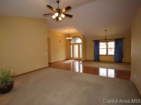 7401 Wentworth Dr, Springfield, IL 62711 photo 5