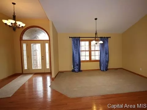 7401 Wentworth Dr, Springfield, IL 62711 photo 4