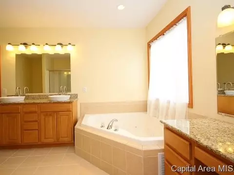 7401 Wentworth Dr, Springfield, IL 62711 photo 22