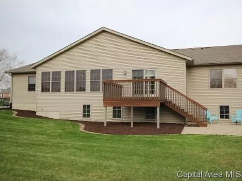 7401 Wentworth Dr, Springfield, IL 62711 photo 3