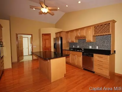 7401 Wentworth Dr, Springfield, IL 62711 photo 8