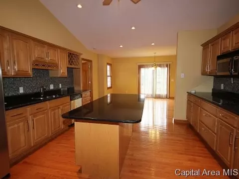 7401 Wentworth Dr, Springfield, IL 62711 photo 7